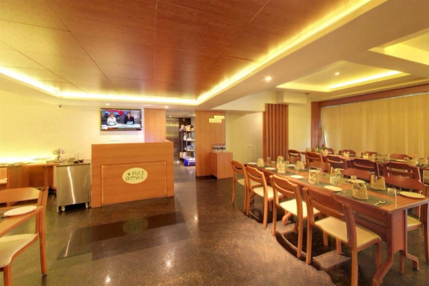 Hotel Royal Ritis à Shimoga Extérieur photo
