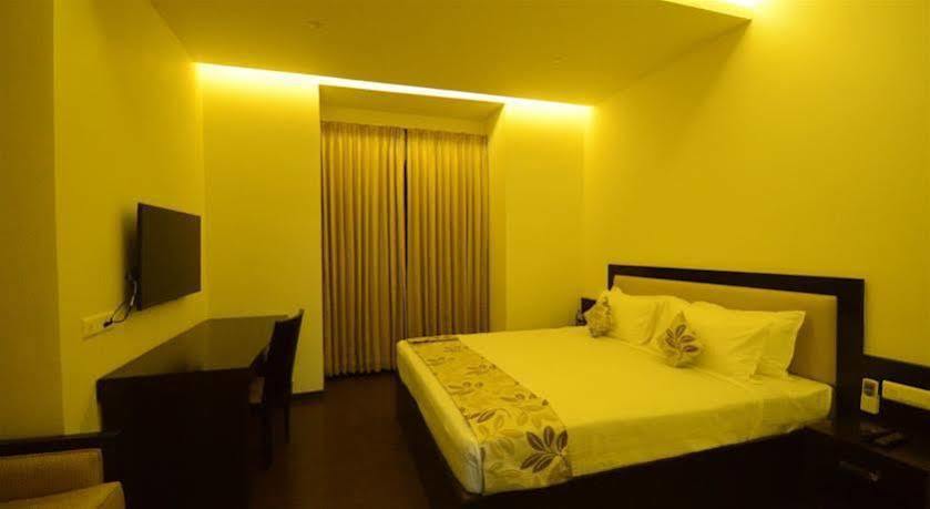 Hotel Royal Ritis à Shimoga Extérieur photo