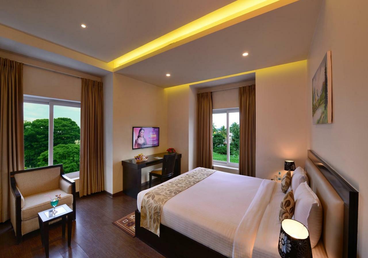 Hotel Royal Ritis à Shimoga Extérieur photo